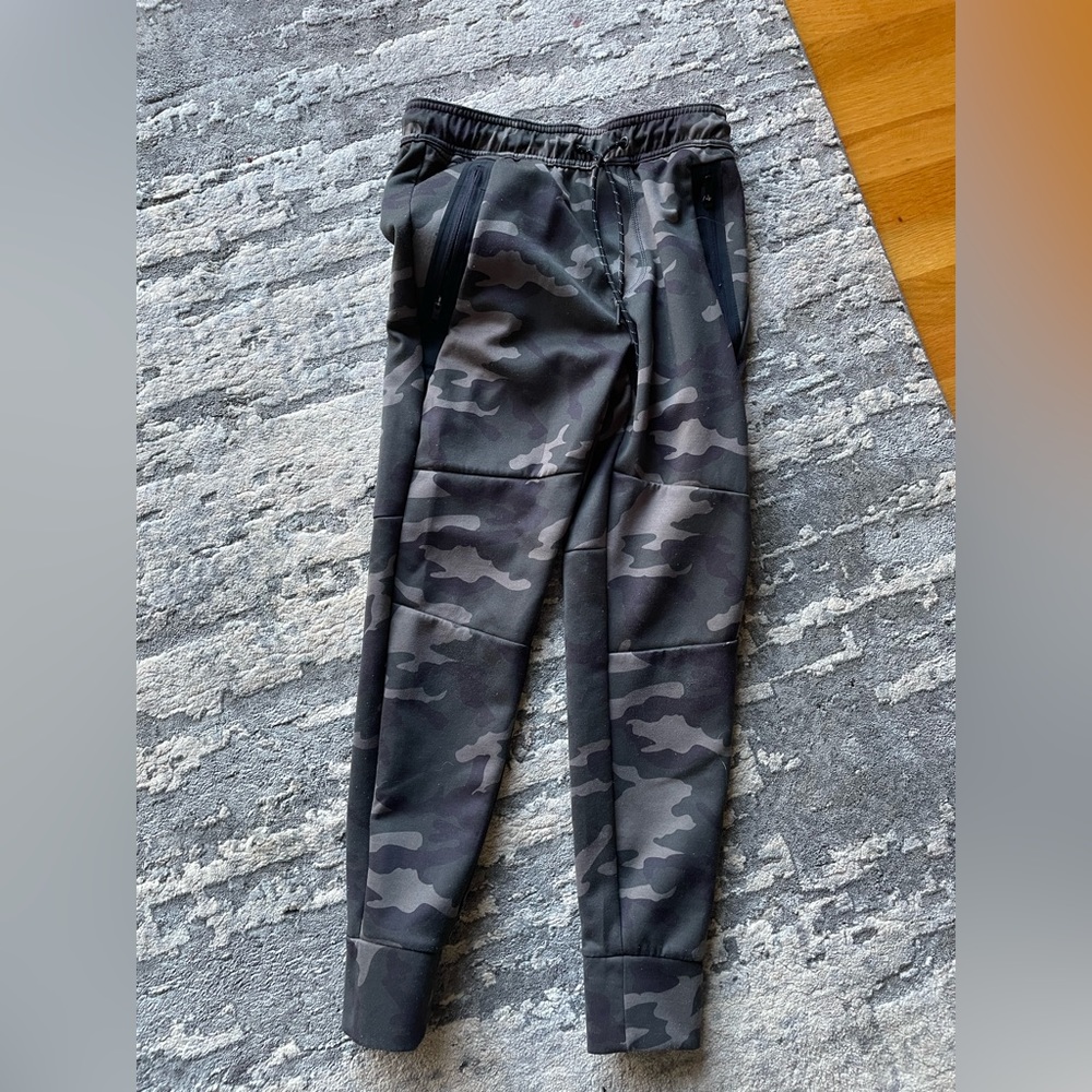 AE sweat pants